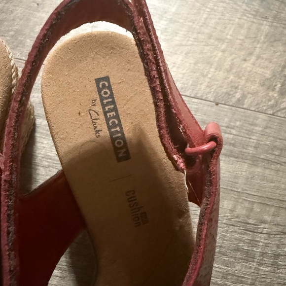 Clarks Collection Red Sandals - Picture 2 of 3